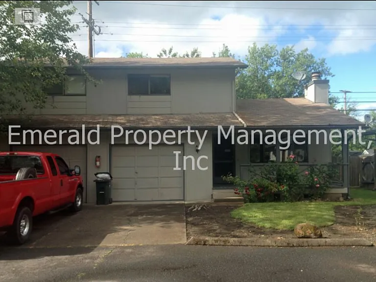 109 & 111 S 70th St — Photo 1