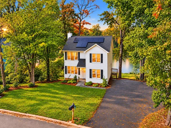 220 Loblolly Cir, Greenwood, SC 29649