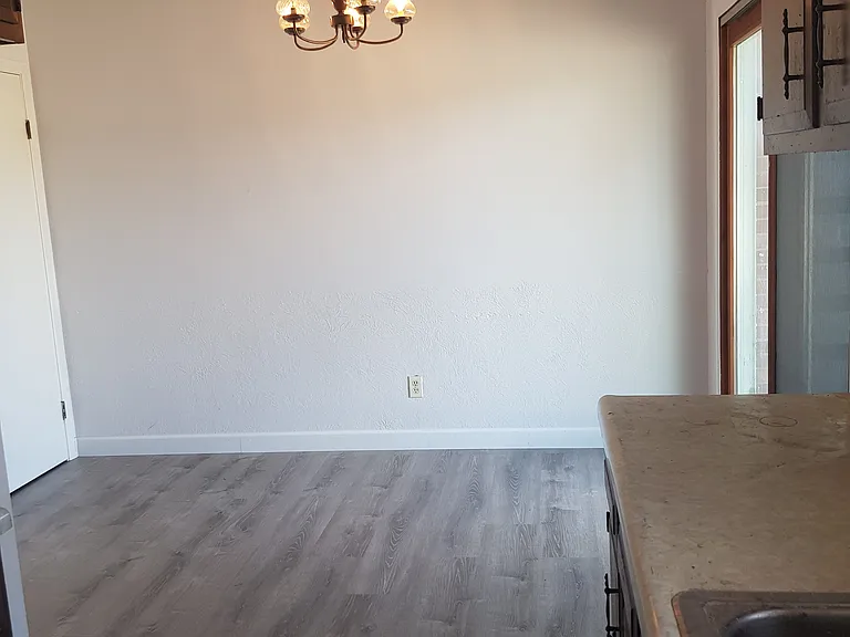 1309 W Chestnut St #5 — Photo 7