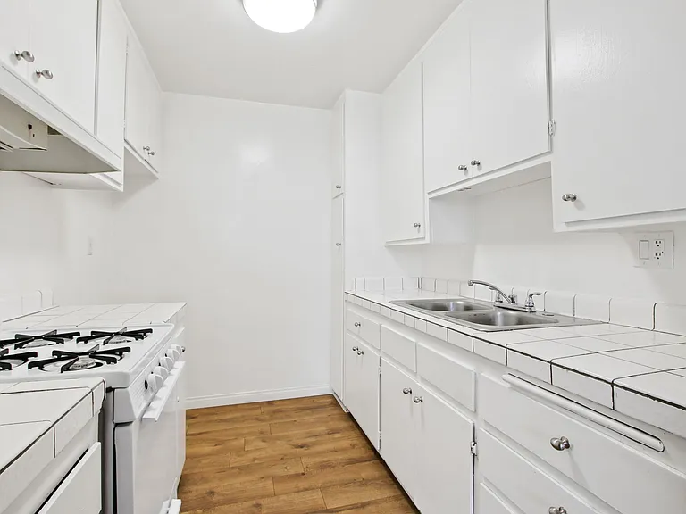 3625 Mentone Ave — Photo 1