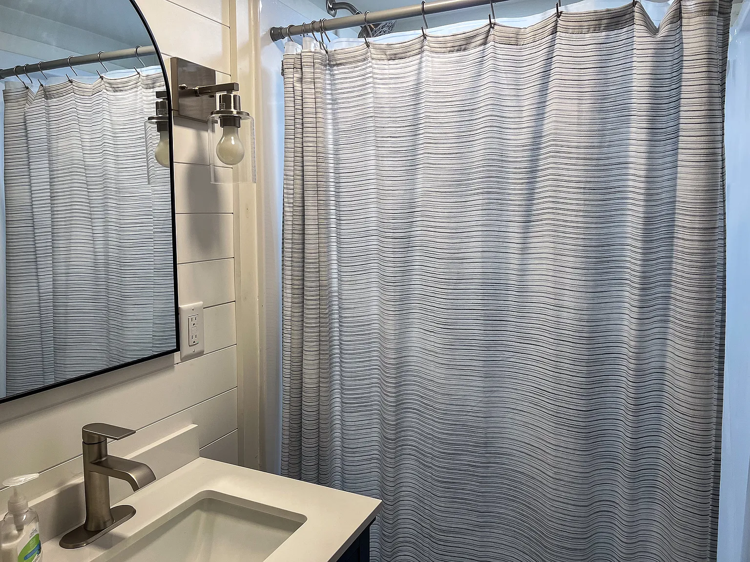Studio, 550 sqft, $475 — Photo 3
