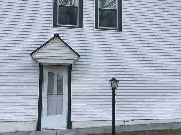 3rd image of 1114 Burgoyne Ave