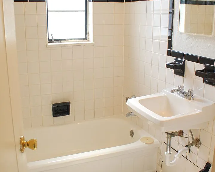 Clifton Woods Apartments — Photo 35