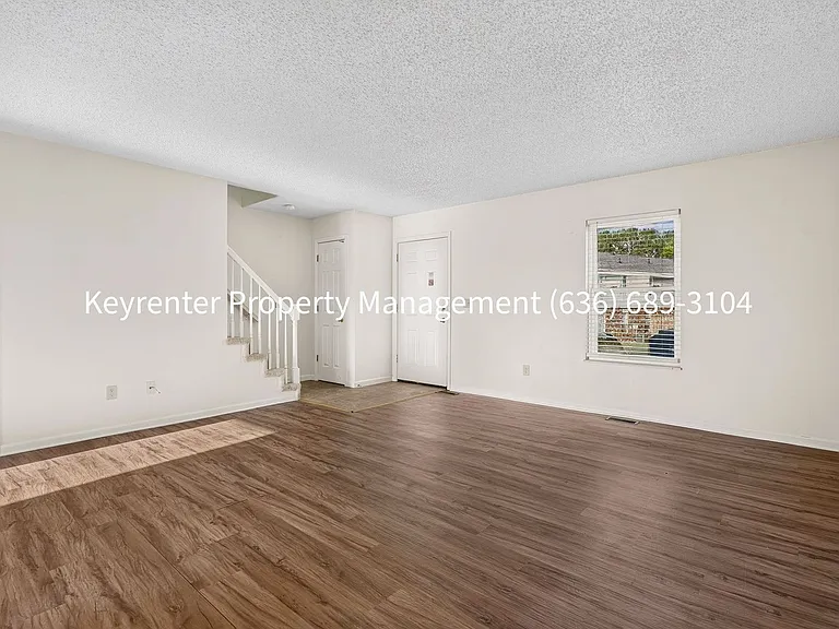 761 Highland Hill Ct — Photo 8