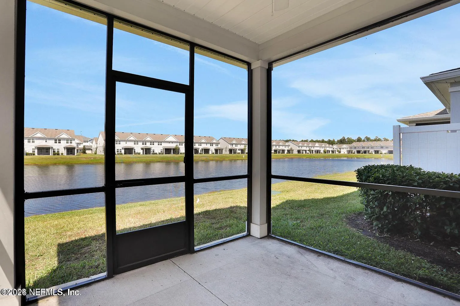3 bed, 2.5 bath, 1700 sqft, $2,300 — Photo 2