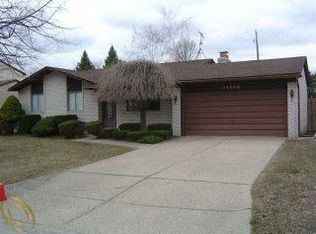 29809 Mackenzie Cir W, Warren, MI 48092