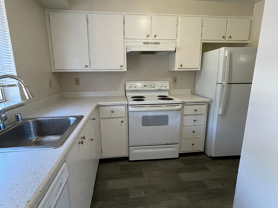 1st image of 3107 NE 62nd Ave #13