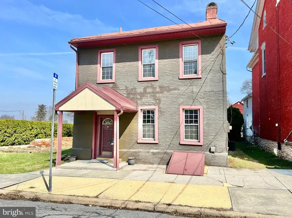 203 W Franklin St, Womelsdorf, PA 19567