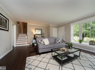 442 Robin Hill Rd, Wayne, PA 19087