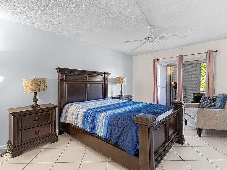 3028 Harwood Dr #D — Photo 14