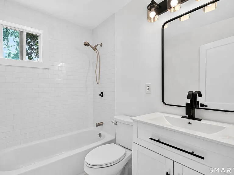 11 Stratfield Pl — Photo 17
