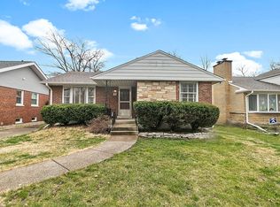 377 Desplaines Ave, Riverside, IL 60546