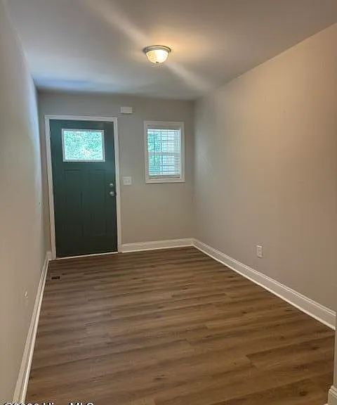 1050 W Indiana Ave — Photo 4