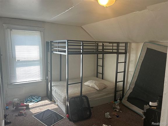3rd image of 6665 Holcomb St