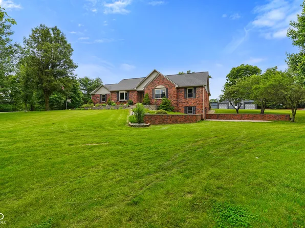 12196 N Beth Ann Dr, Camby, IN 46113