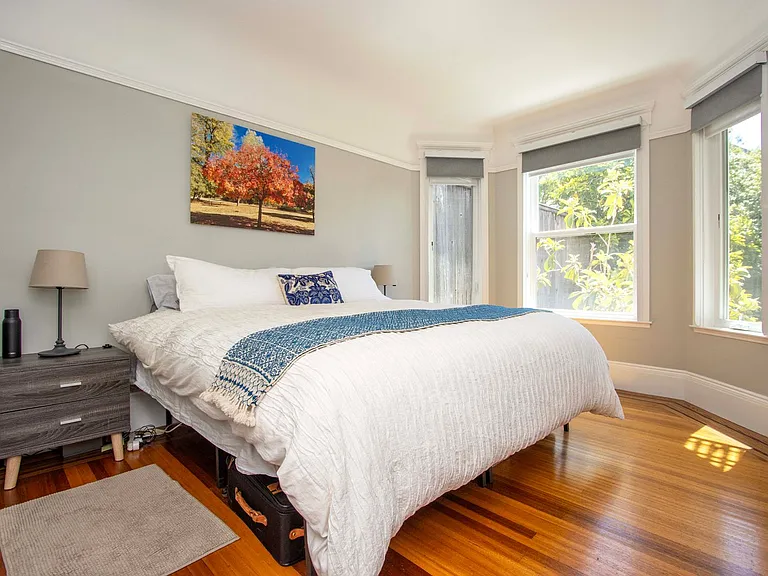 1145 Green St #1 — Photo 17