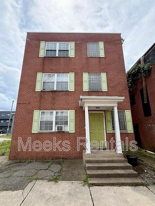 1 bed, 1.0 bath, 481 sqft, $700 — Photo 1