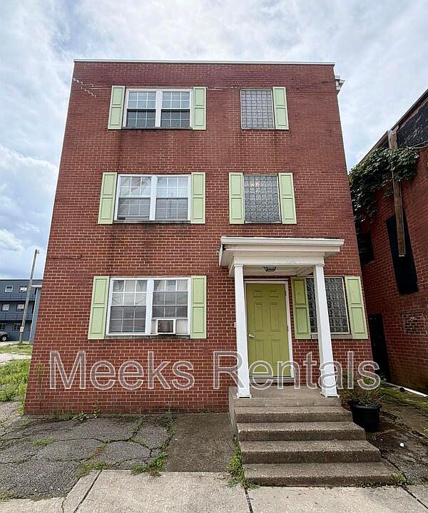 1st image of 1539 4th Ave APT 1