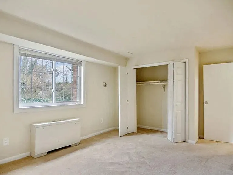 2Bdr Guest Bedroom, with Large Closet