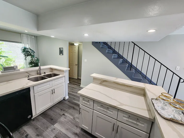12744 Moorpark St #3 — Photo 37