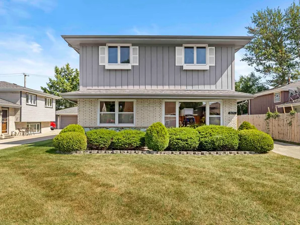 8431 Melvina Ave, Burbank, IL 60459