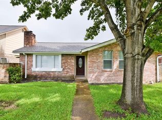6569 S Briar Bayou Dr, Houston, TX 77072