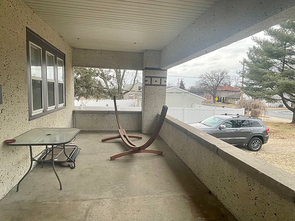 4th image of 1560 Saint Vincent Ave