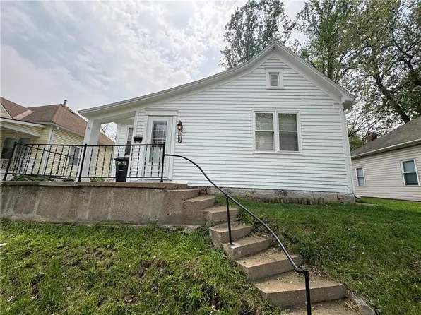 2918 Patee St, Saint Joseph, MO 64507