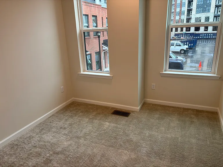 407 Reading Ct — Photo 5