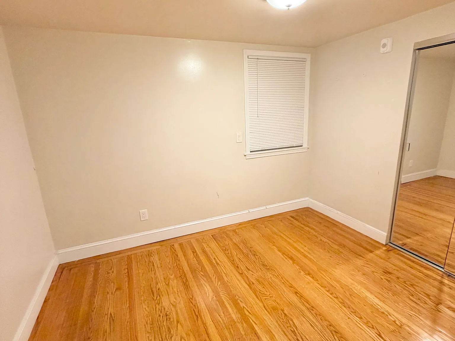 2 bed, 600 sqft, $5,995 — Photo 3