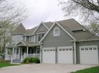 921 Parkside Rd, Naperville, IL 60540