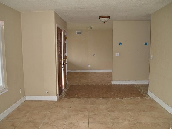 3rd image of 2007 Roberta Ct