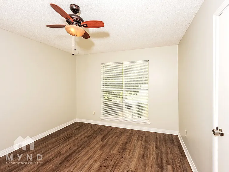 1712 Sam Dr — Photo 16