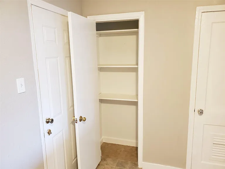 5318 Doulton Dr — Photo 16