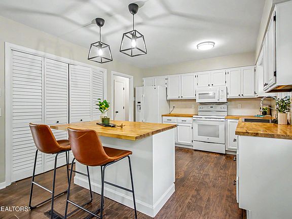 4th image of 1252 Lovell View Dr