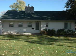 1033 Schmidlin Rd, Oregon, OH 43616