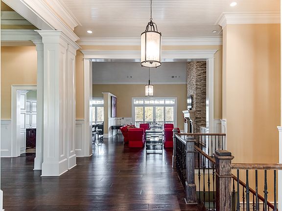 4th image of 1030 Friendship Ct