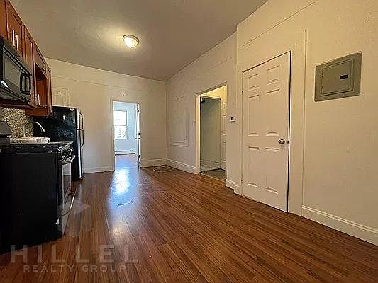 3rd image of 308 Evergreen Ave #1F