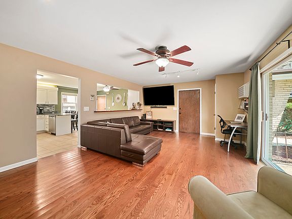 5th image of 4243 N Kedvale Ave APT 1F