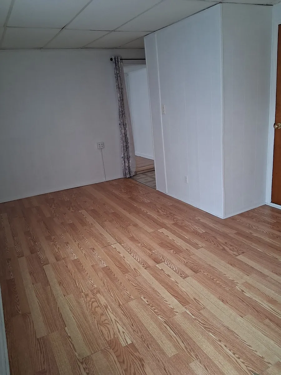 Building Photo - 5054 Gratiot Ave #4