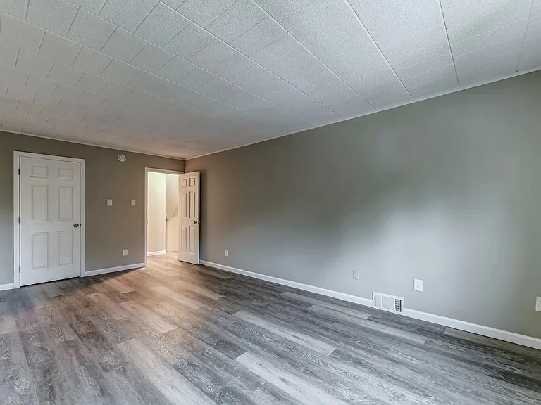 2207-2217 Aurora Dr #2215 — Photo 8
