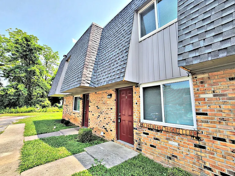 Avalon Cove Townhomes — Photo 9