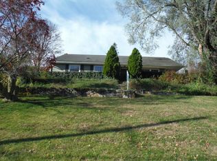 324 Holiday Ln, Lewistown, PA 17044