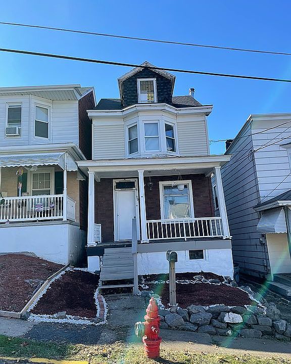 1st image of 30 Thompson St
