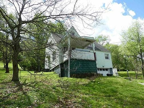 2nd image of 252 Spring Valley Rd
