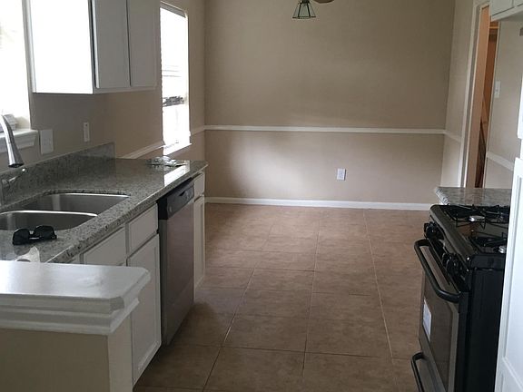 Updated Kitchen with breakfast nook