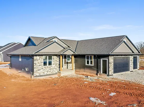 1572 Echo Pine Ct, De Pere, WI 54115