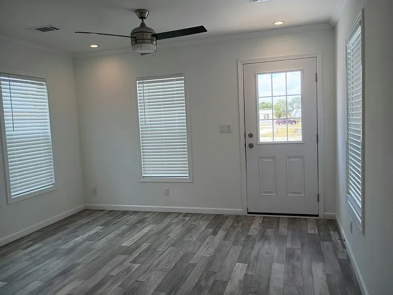 Sunshine MH & RV Resort — Photo 101