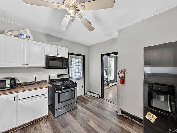 4th image of 24 Crescent Pl #0