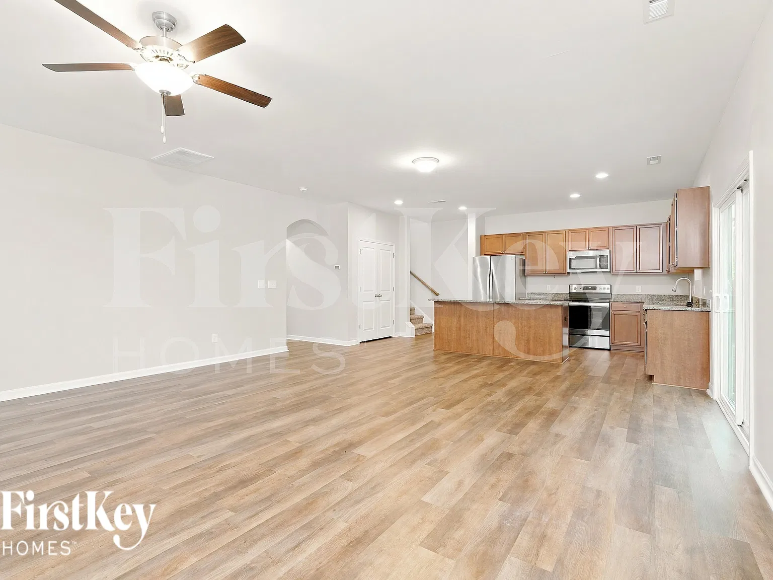 4 bed, 2.5 bath, 2280 sqft, $2,185 — Photo 3